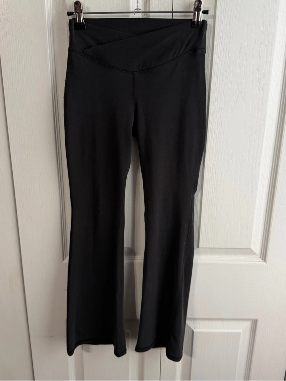 Old Navy active go dry high rise‎ flare size large 10-12